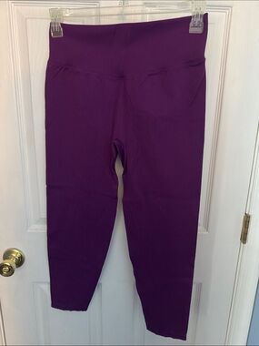 PINK Victoria's Secret Purple High-Waist Capri Leggings